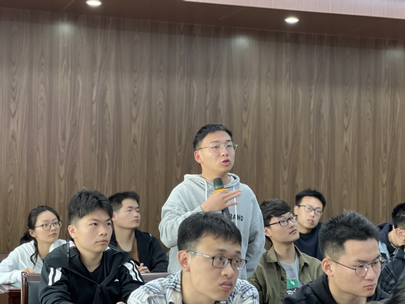 【聚焦双一流】复旦大学王飞研究员、方方教授来校开展前沿学术报告